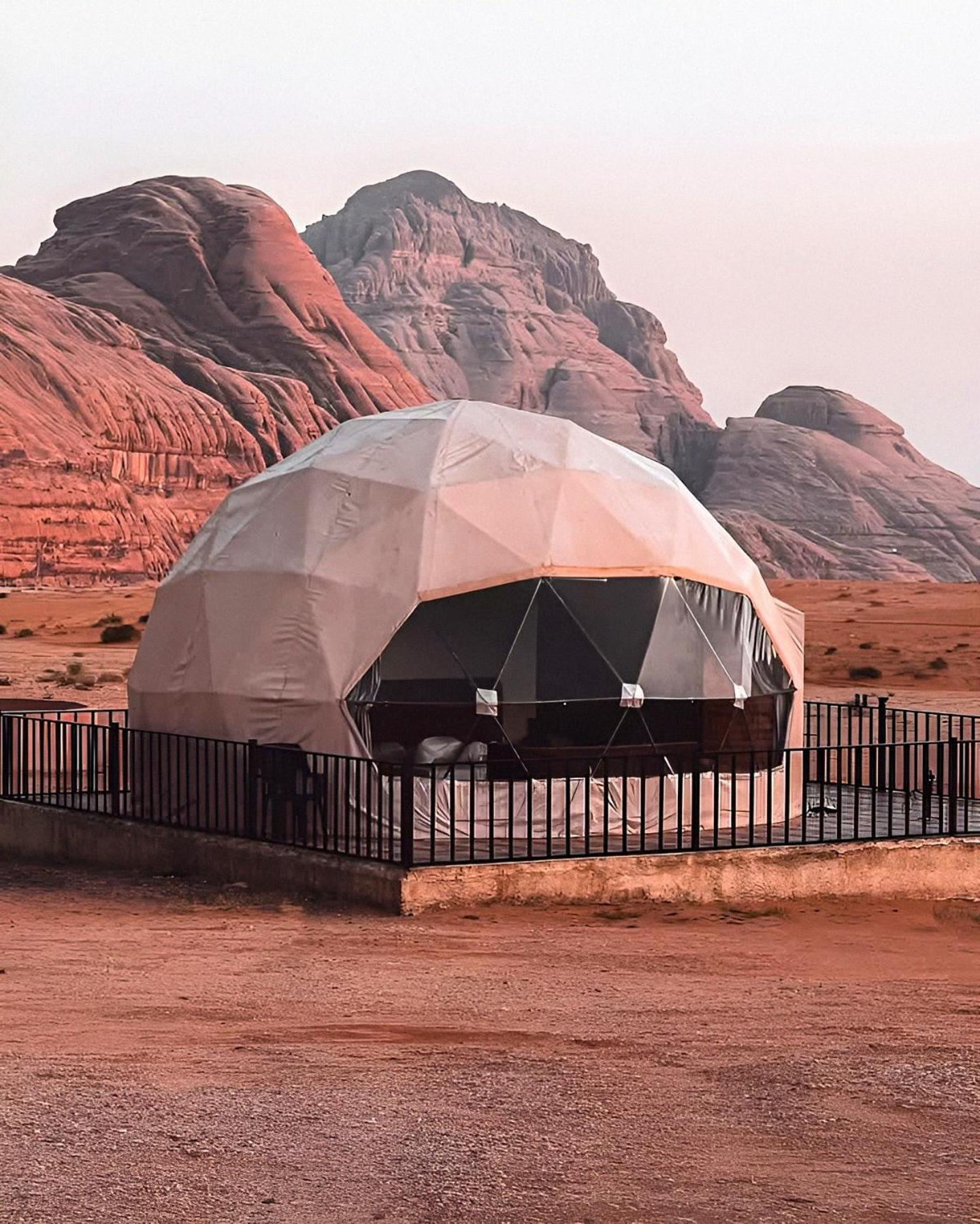 Wadi Rum Caeser Camp Hotel Екстериор снимка