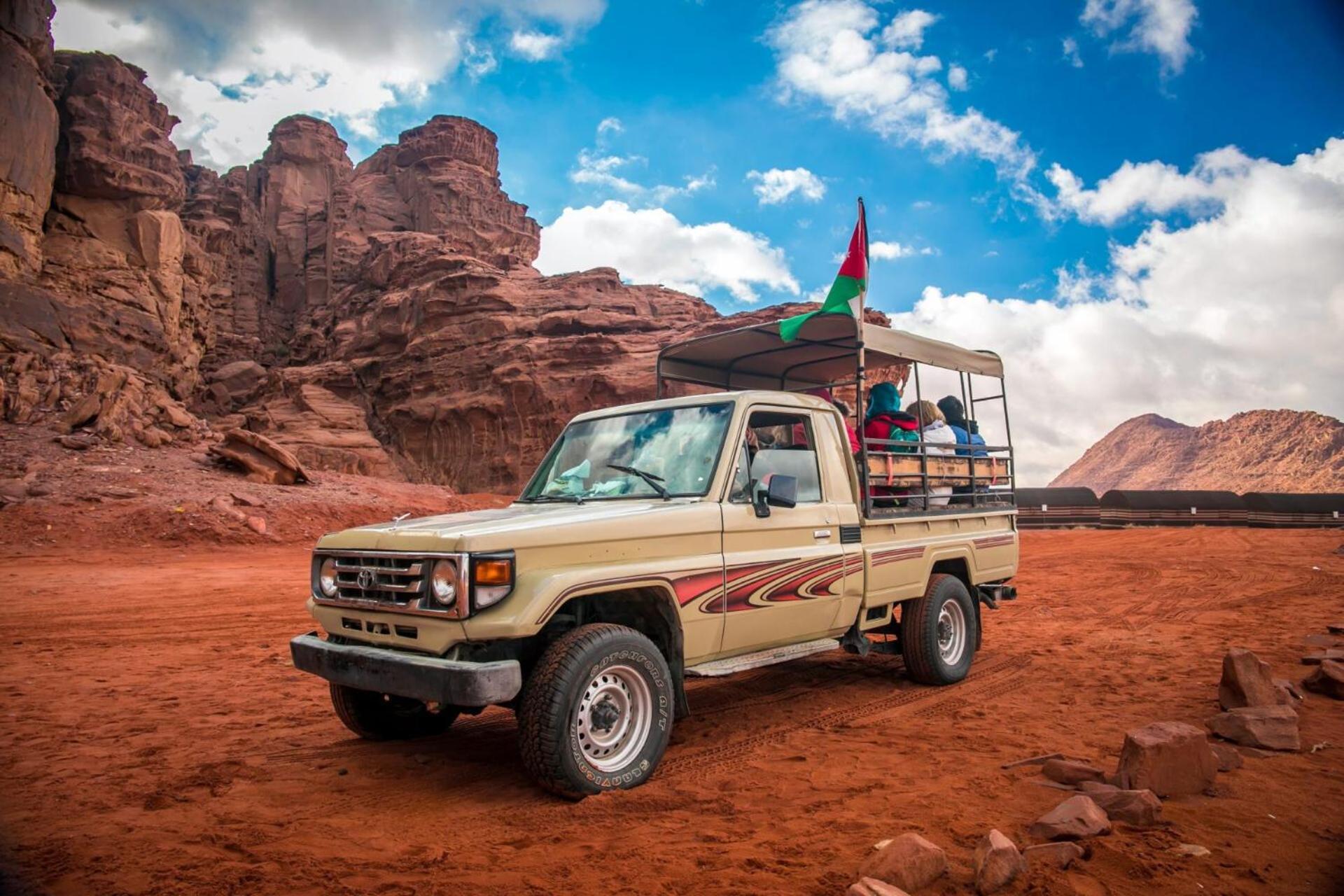 Wadi Rum Caeser Camp Hotel Екстериор снимка